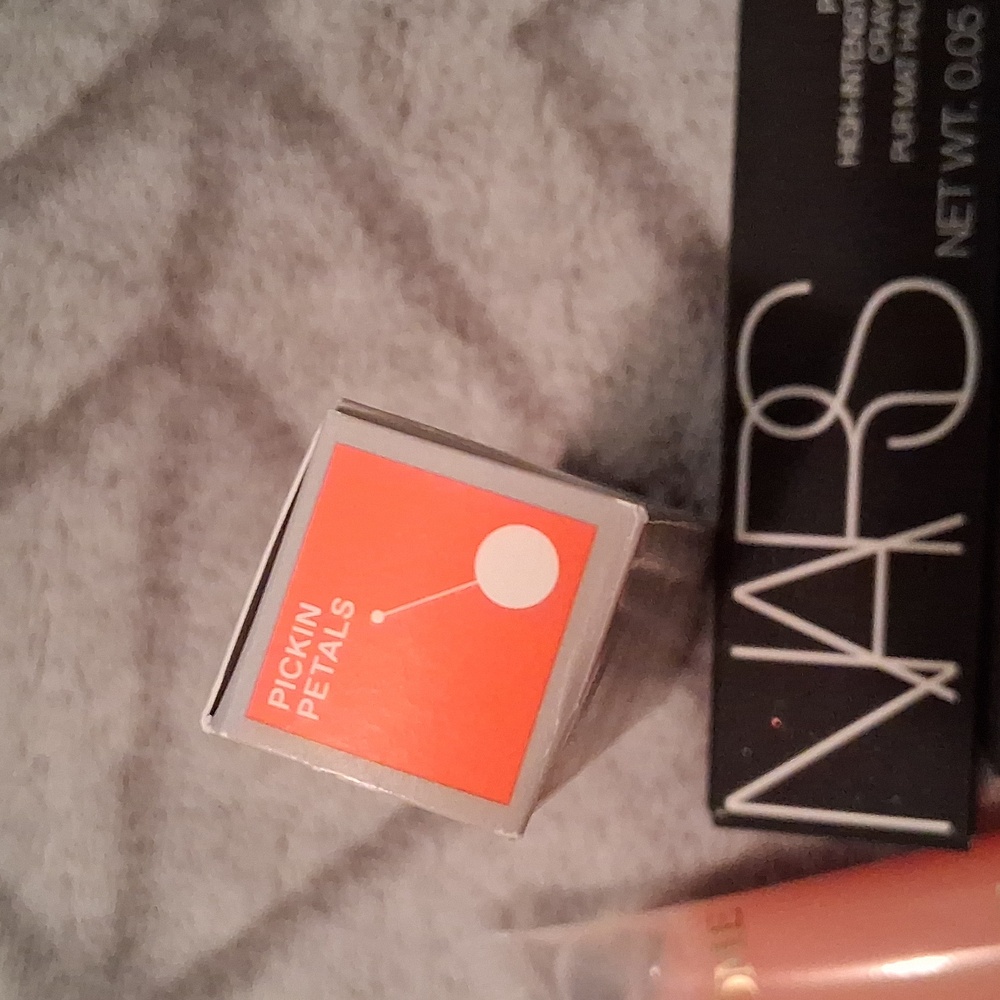 Lipstick Lot - Picture 2 of 6